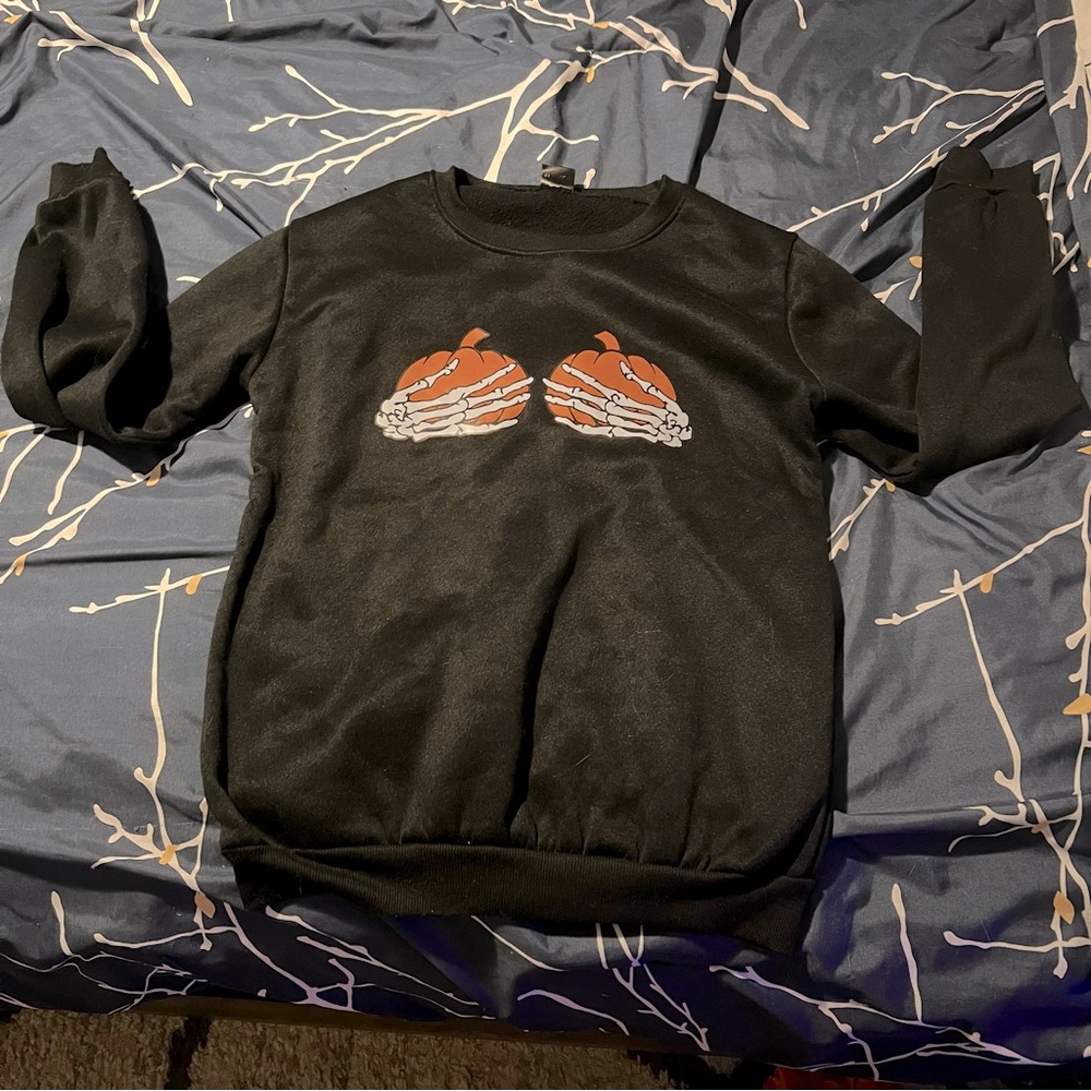 Black pumpkin sweatshirt
